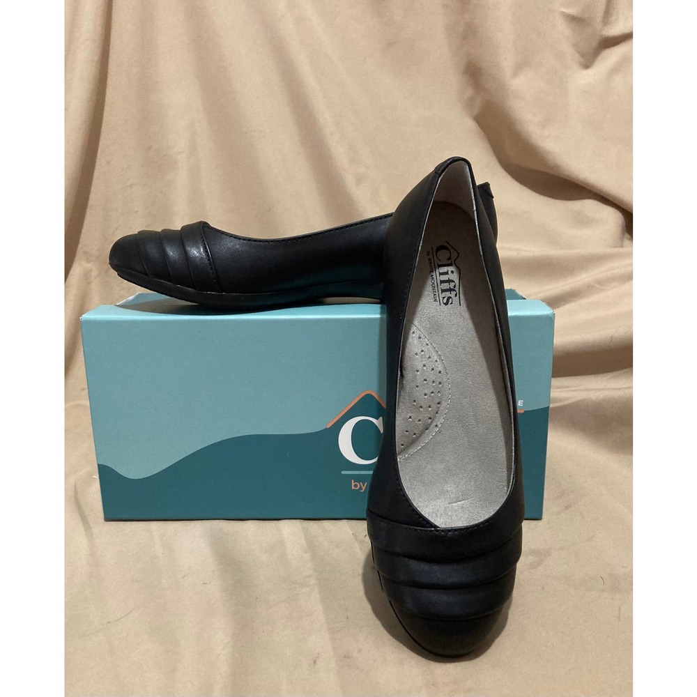 New Women's Cliffs by White Mountain Clara Black Flats Size 8